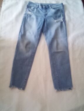 American Eagle Outfitters Light Blue Cropped Frayed-Hem Jeans